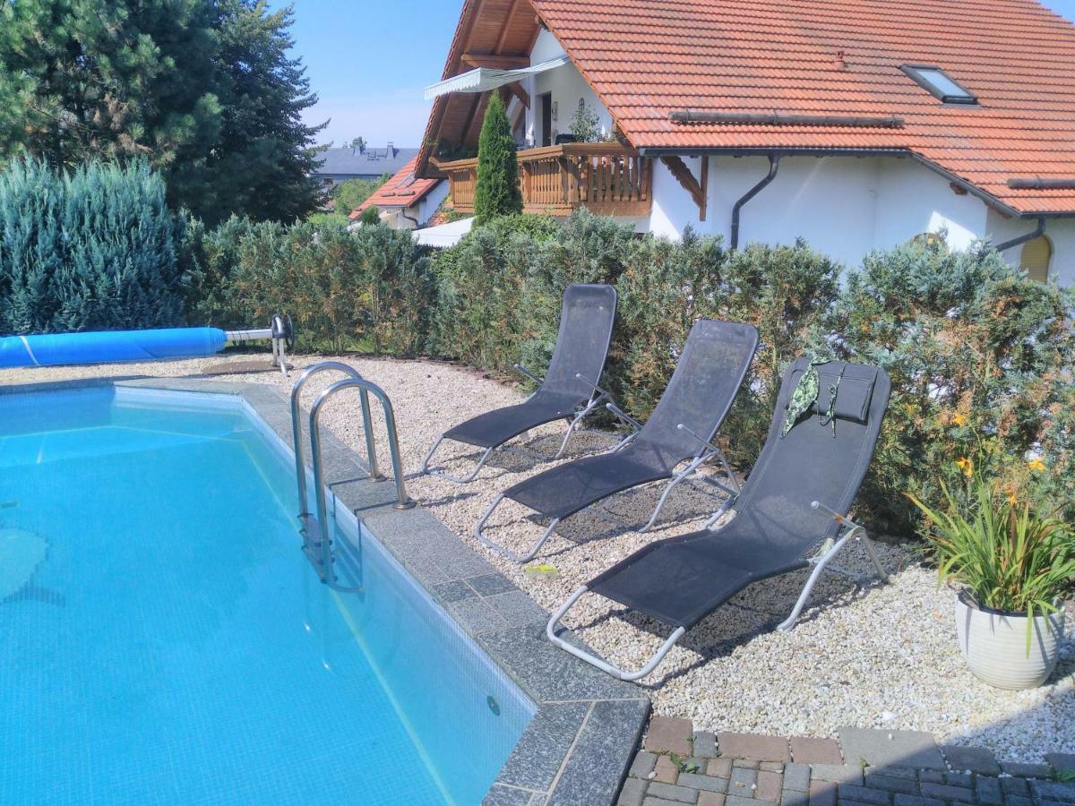Ferienwohnung Und Pension Guertler Mohlsdorf Екстер'єр фото